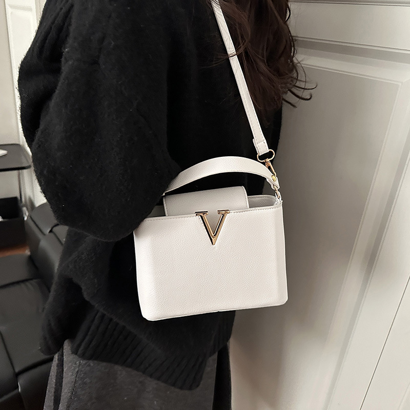 2026 summer hot casual fashion tote bag Versatile Large Capacity Commuter Minimally designer cross body bag for women