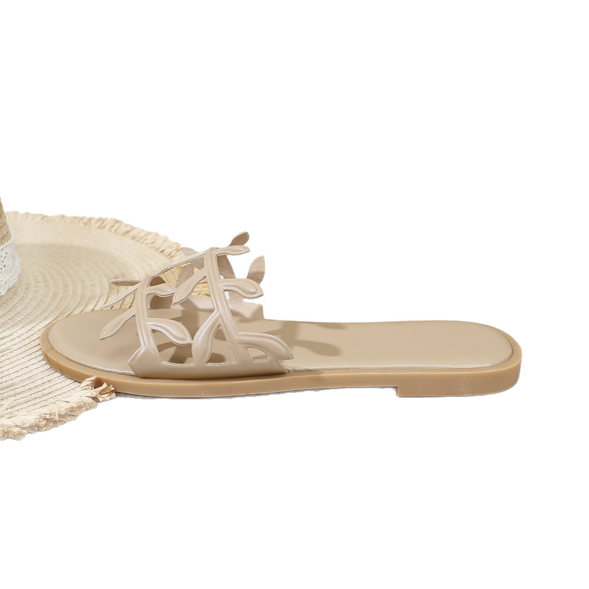 2026 Summer New Fashionable Trend Designer Sandals Outdoor Home Versatile Classic Flat Slippers Beach Shoes for Women