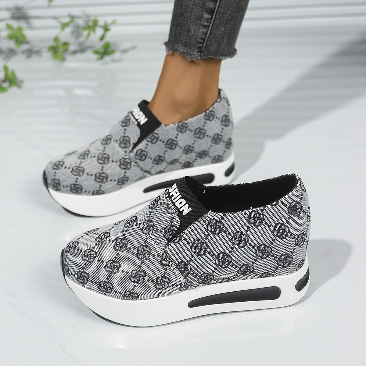 2026 Spring Summer New Fashion Print Design Women's Sports Shoes Outdoor Versatile Soft Bottom Comfort Casual Shoes