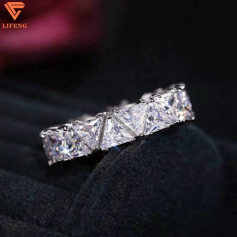 New Design Custom 925 Sterling Silver Fashion Jewelry Rings Iced Out VVS Moissanite Diamond Triangle Cut Ring for Trendy Girls