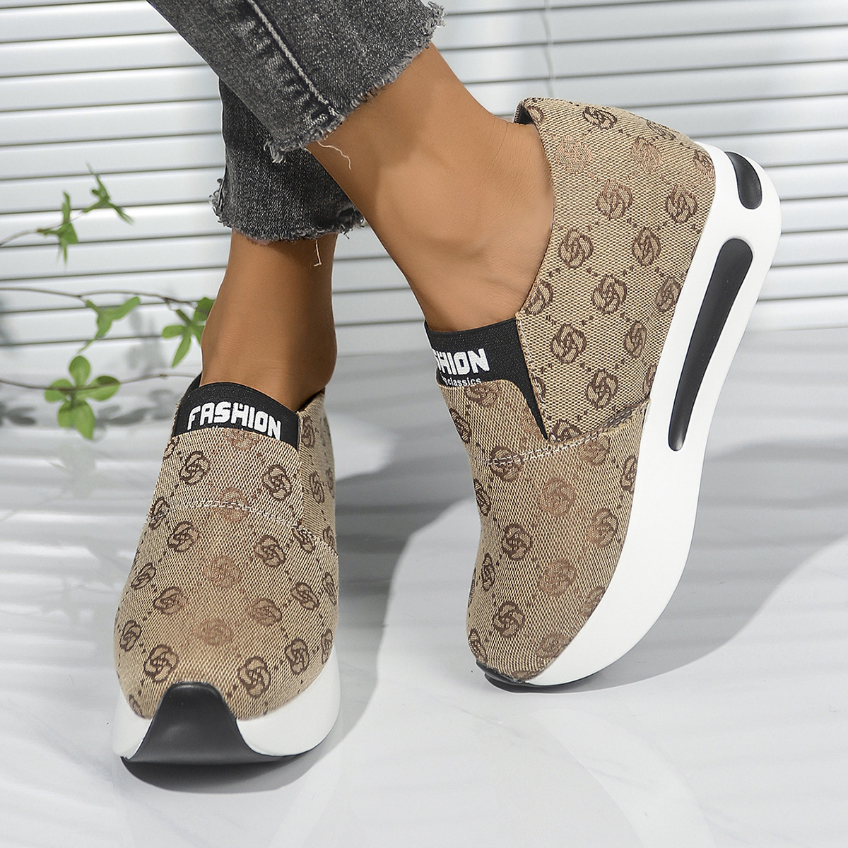 2026 Spring Summer New Fashion Print Design Women's Sports Shoes Outdoor Versatile Soft Bottom Comfort Casual Shoes