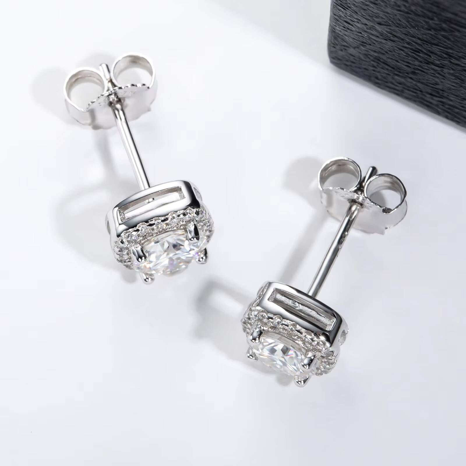05 Carat Halo Full Pave Moissanite Stud Earrings Platinum Plated 925 Silver Luxury Womens Factory Wholesale