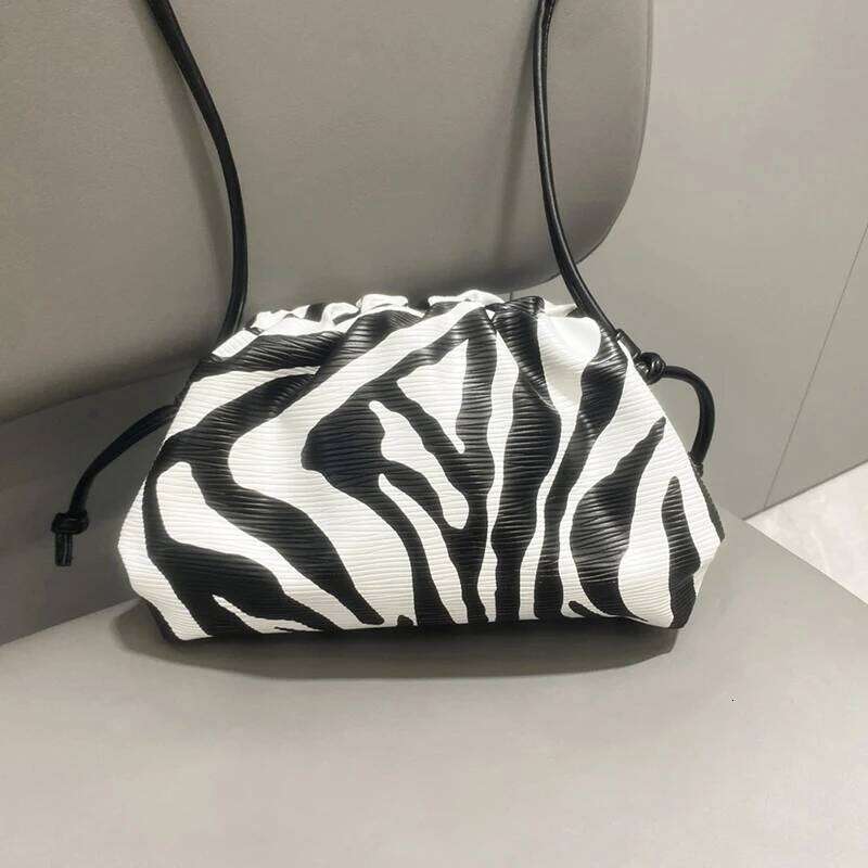 Luxury Zebra Print Women's Clutch Trendy Soft Pu Pleated Design Cloud Handbag Elegant Snakeskin Shoulder Dumpling Bag Suotong26405