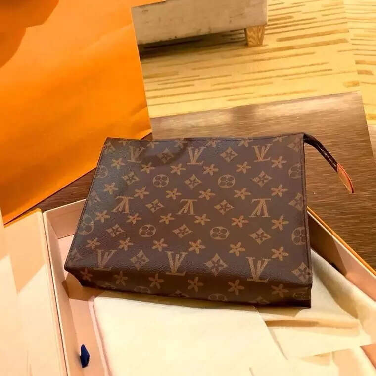 5A Cosmetic Bags Toiletry Toilet Pouch 26CM Beauty Case Wash Bag Women Clutch Monograms Canvas Leather Purse Crossbody bag wallet with box