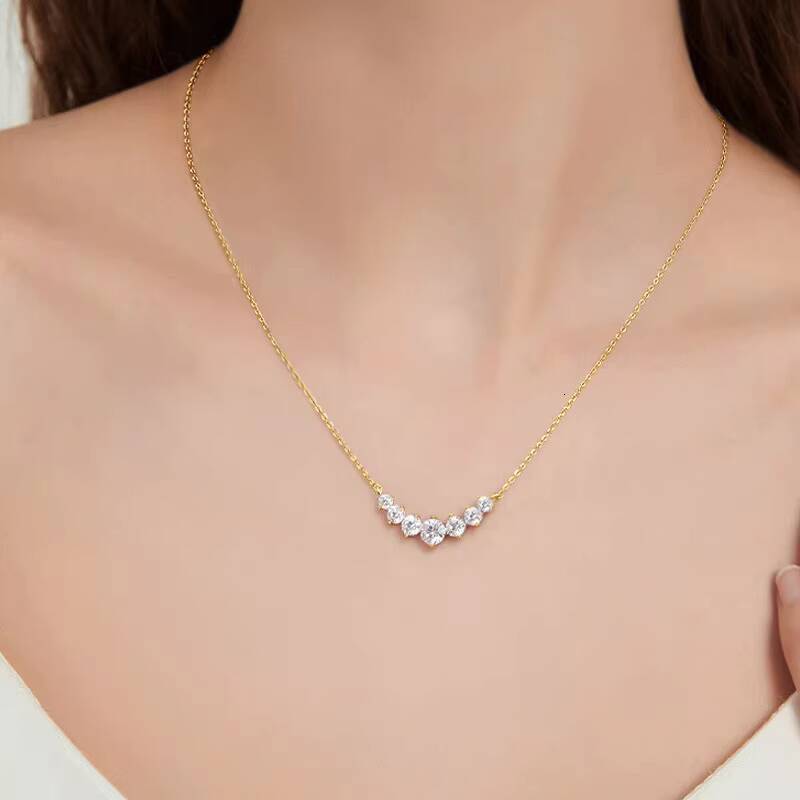 925 Sterling Silver 05ct Round Cut Moissanite Pendant Necklace for Women Wholesale Jewellery