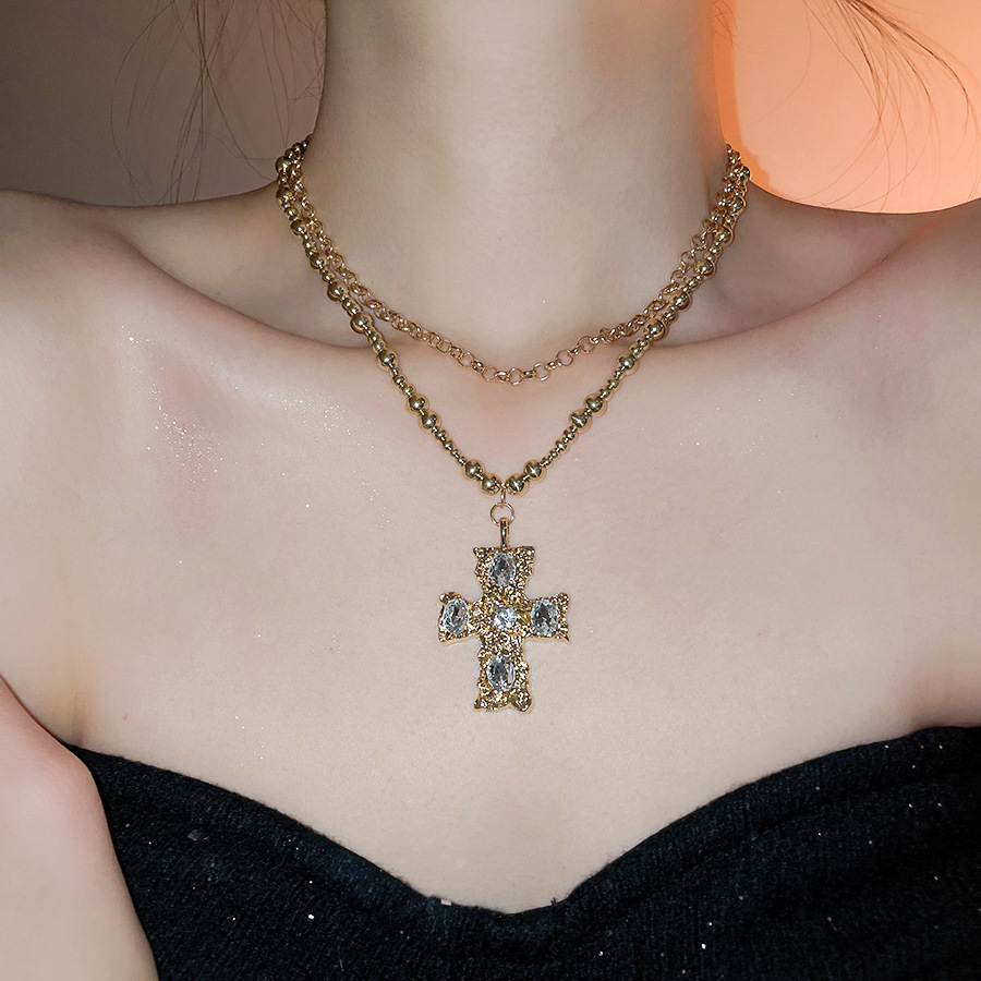 European and American diamond-encrusted cross pendant necklace for women, vintage gold high-end layered collarbone chain - view 5