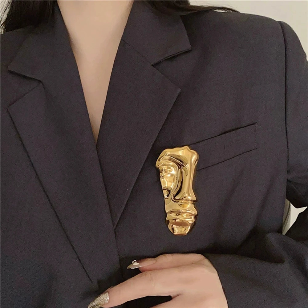 Fashion Face Mask Brooch Metal Design Creative Punk Coat Suit Neutral Chest Flower Brooch Quality Texture Accessory Gift 260403BJ - view 3