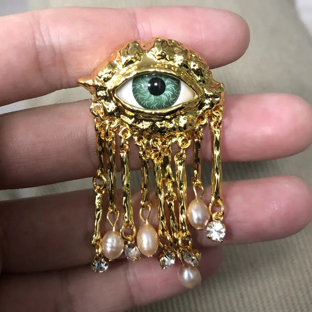 Women Men Vintage Eyes of Demon Brooch Pins Exaggerated Trendy Style Imitated Pearl Delicate Tassels Metal Badge Jewelry 260403BJ - view 5