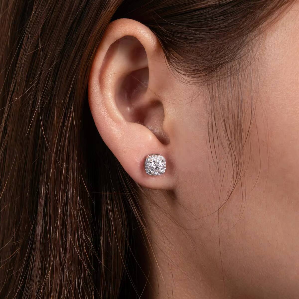 05 Carat Halo Full Pave Moissanite Stud Earrings Platinum Plated 925 Silver Luxury Womens Factory Wholesale