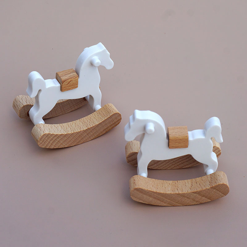 Home Decor Dollhouse Mini Solid Wood Wooden Rocking Horse Classical Furniture Small Cloth Doll House BJD Toys Cute White Color