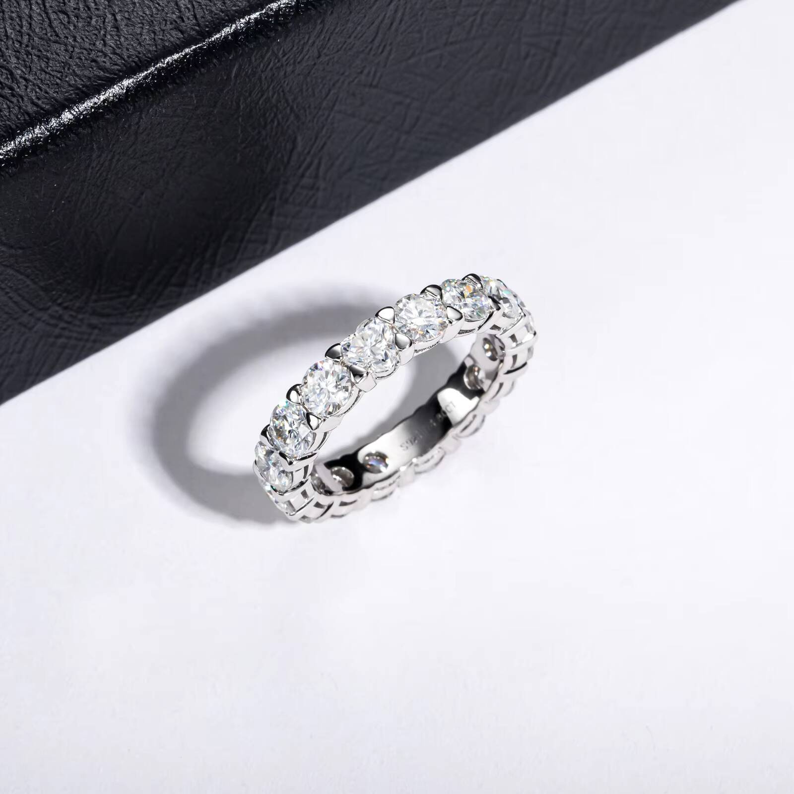 PYQ 4mm Heart Shaped Moissanite Eternity Band 925 Sterling Silver Fashion Wedding Ring Factory Direct