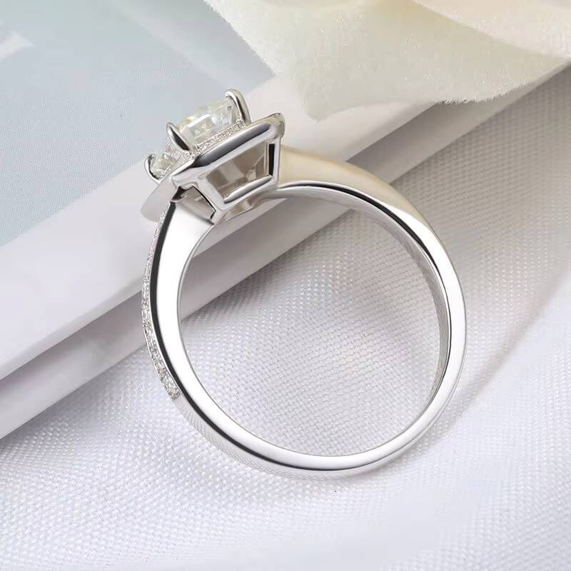 135 Ct Emerald Cut Halo Moissanite Ring S925 Silver Platinum Plated Fine Womens Fashion Jewelry