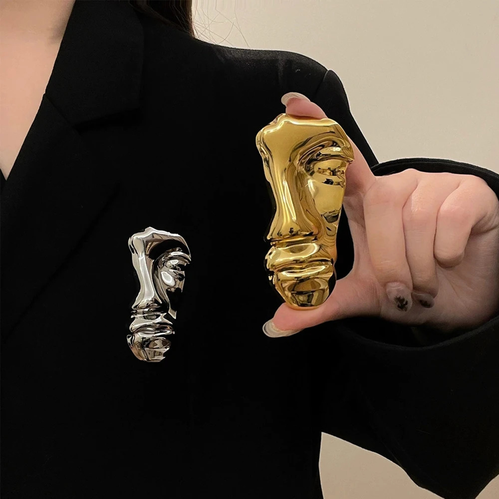 Fashion Face Mask Brooch Metal Design Creative Punk Coat Suit Neutral Chest Flower Brooch Quality Texture Accessory Gift 260403BJ