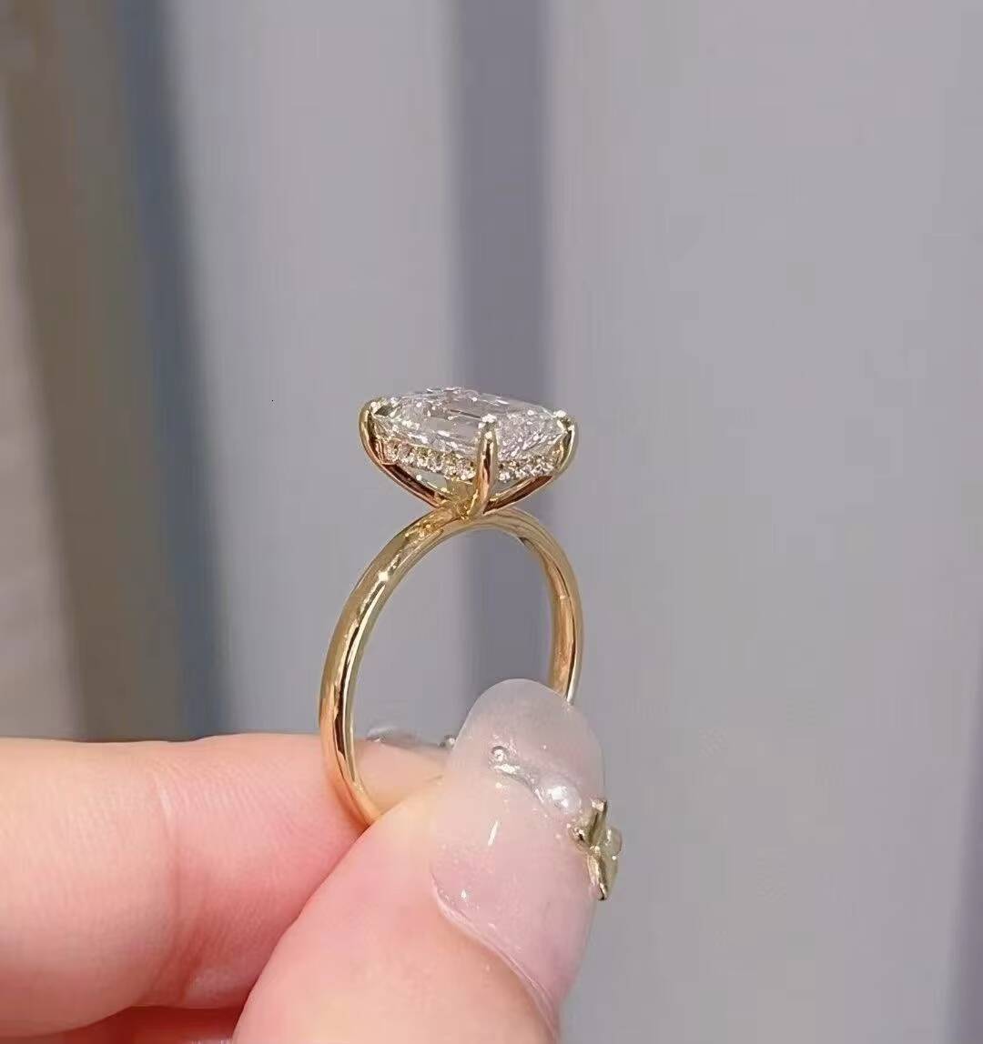 Womens 18K Solid Gold Lab-Grown Princess Cut Diamond Engagement Ring IGI Certified 23g Technologically Cultivated Brilliant