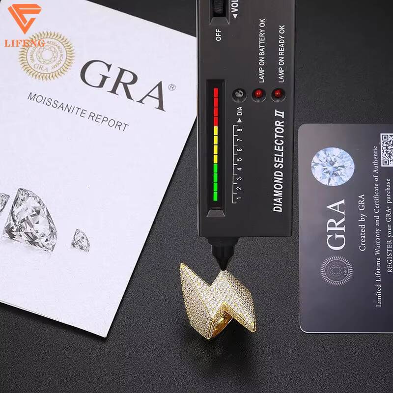 Hot Selling Diamond Tester Engagement Ring for Women Gold Plated Hip Hop Fashion Jewelry Cut Moissanite Hand Shape Pattern D VVS