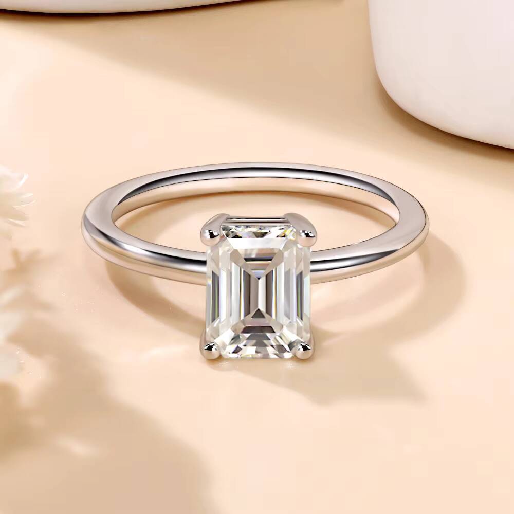 Cross-border Best-selling 2-ct Emerald Moissanite Ring S925 Sterling Silver Plated with 18K Gold Irregular Moissanite