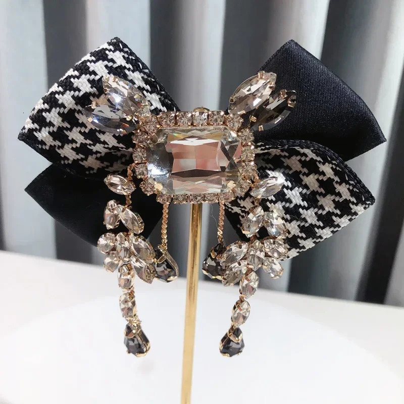 Fabric Bowknot Brooch Rhinestone Tassel British Style Bow Tie Female Shirt Collar Pin Vintage Brooches for Women Accessories 260403BJ - view 5