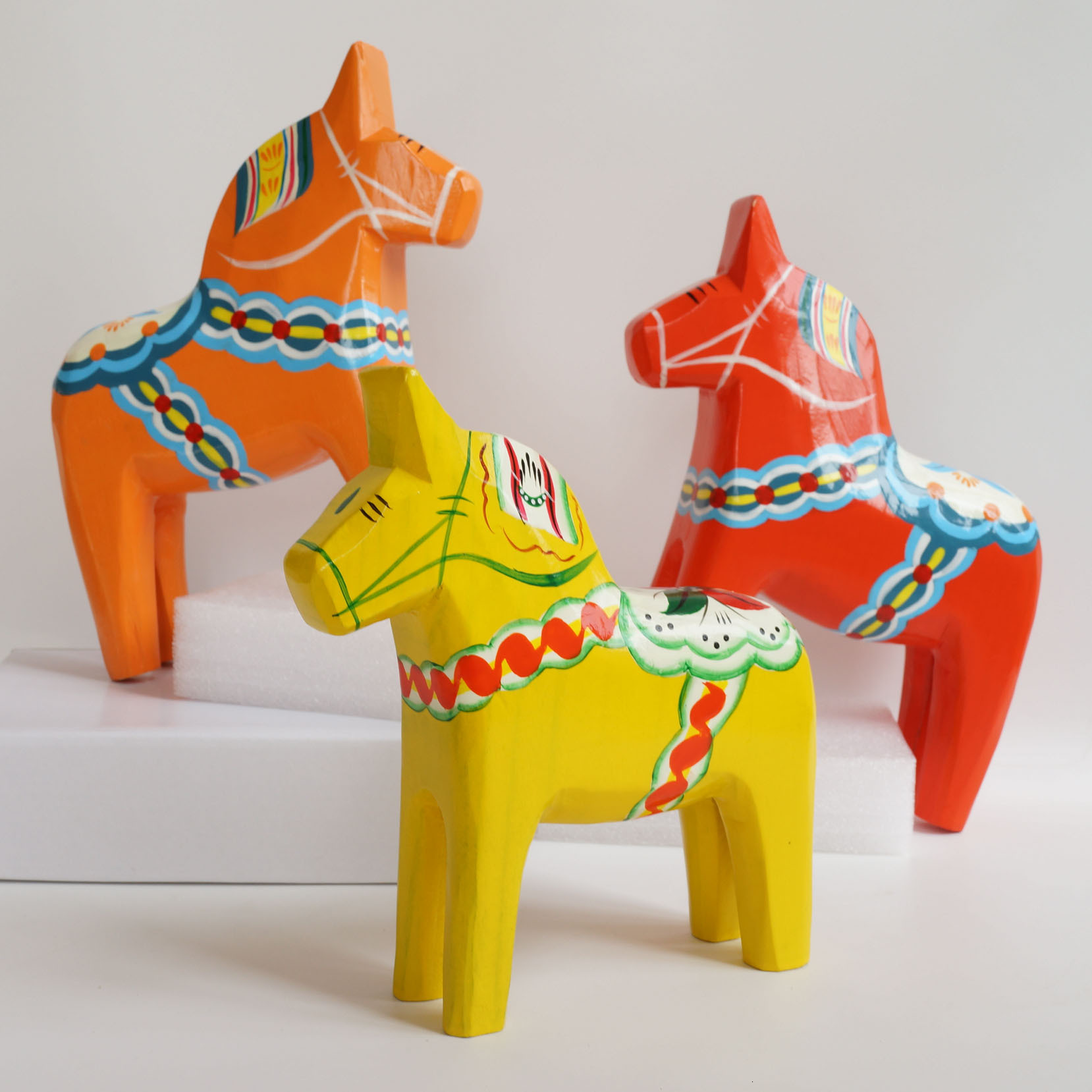 Home Decor Ornament Solid Wood Hand Carved Wooden Horse Creative Painting Doll Nordic Living Room Decoration Display