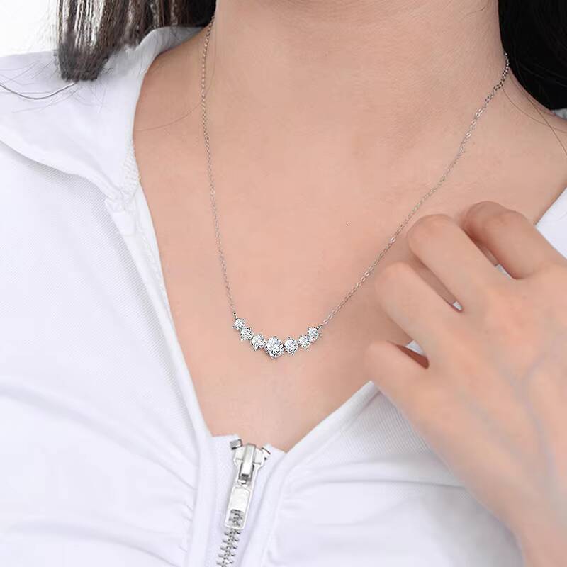 925 Sterling Silver 05ct Round Cut Moissanite Pendant Necklace for Women Wholesale Jewellery