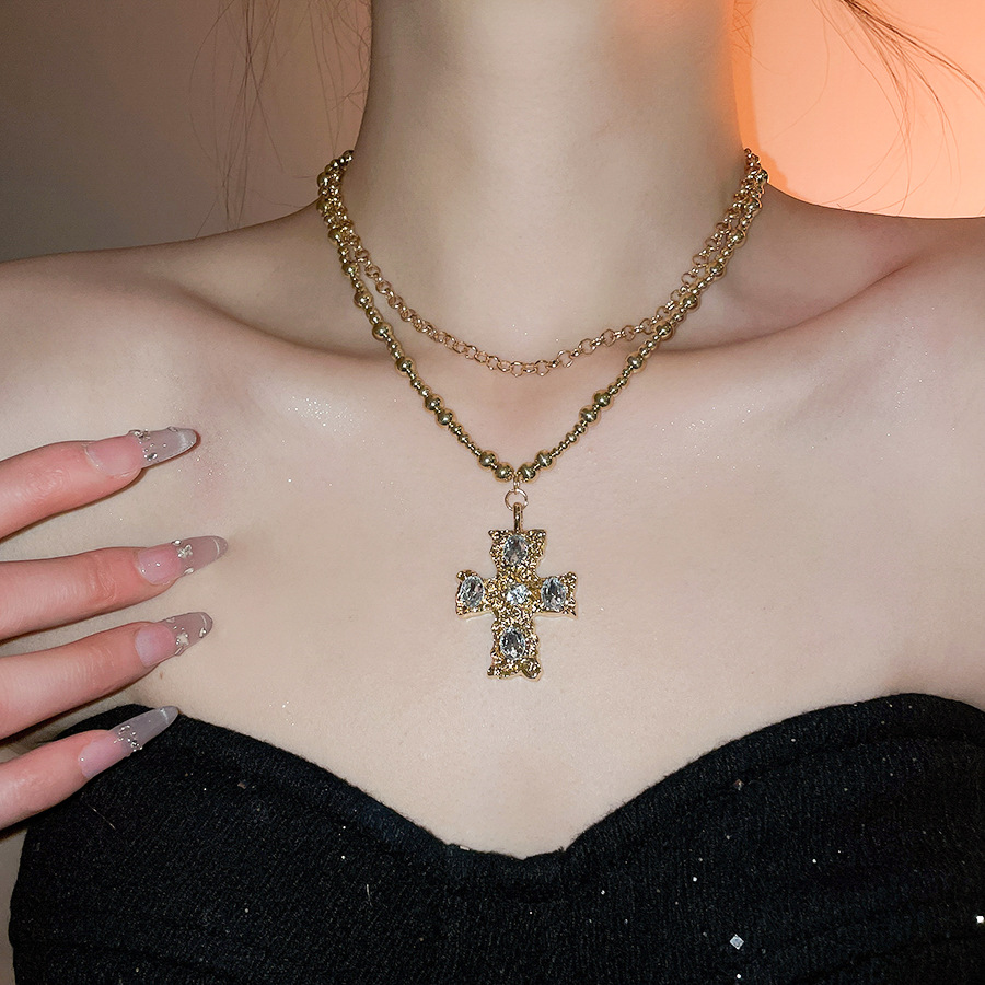 European and American diamond-encrusted cross pendant necklace for women, vintage gold high-end layered collarbone chain - view 6