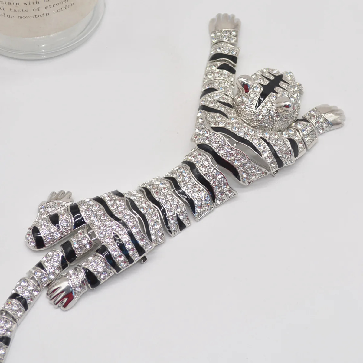 Exaggerated Women Men Classic Tiger Crystal Brooch Badges Vintage Unisex Large Animal Boutique Suit Coat Pin Accessories Gift 260403BJ - view 7