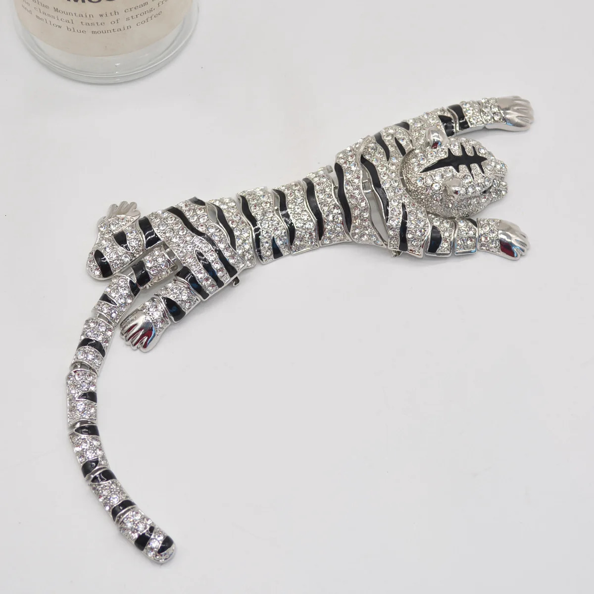 Exaggerated Women Men Classic Tiger Crystal Brooch Badges Vintage Unisex Large Animal Boutique Suit Coat Pin Accessories Gift 260403BJ - view 4