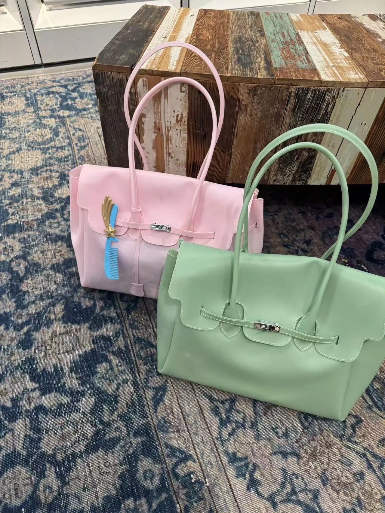 Kiikii same jelly bag 2026 summer commuting tote fashion transparent largecapacity armpit female 260325