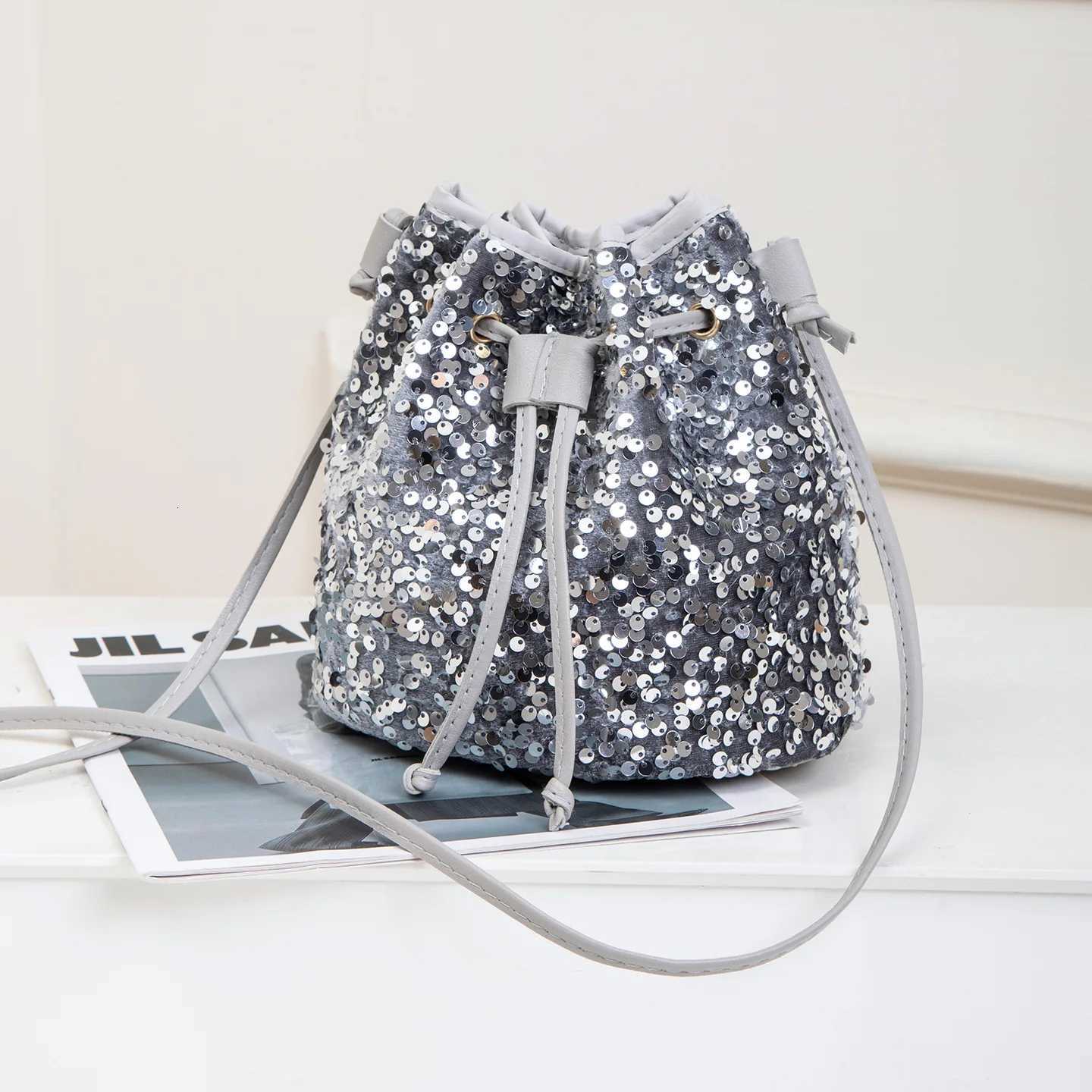 New Chic Multicolor Sequin Shing Shoulder Bag Fashion Versatile Handbag Drawstring Bucket Bag Large Capacity Wallet Purse Bags C260406
