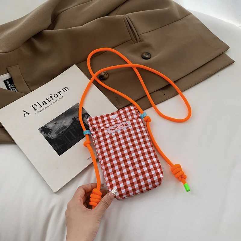 Small Checkered Mobile Phone Crossbody Bag Mini Shoulder Bag Trendy and Fashionable Small Shoulder Bag for Shopping One Piece C260406
