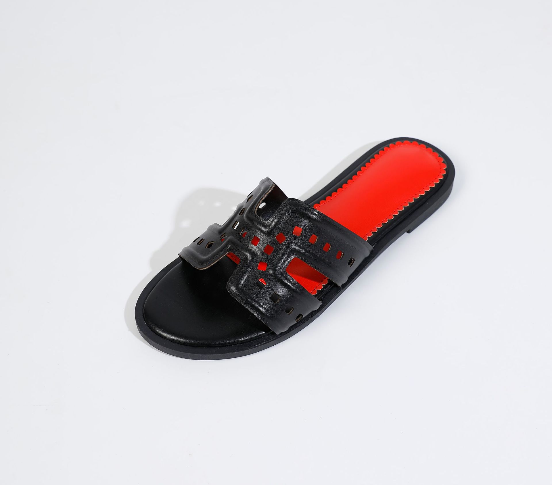 2026 Summer Hot Fashion Casual Luxury Trend Designer Sandals Outdoor Home Classic Retro Flat Slippers Beach Shoes for Women