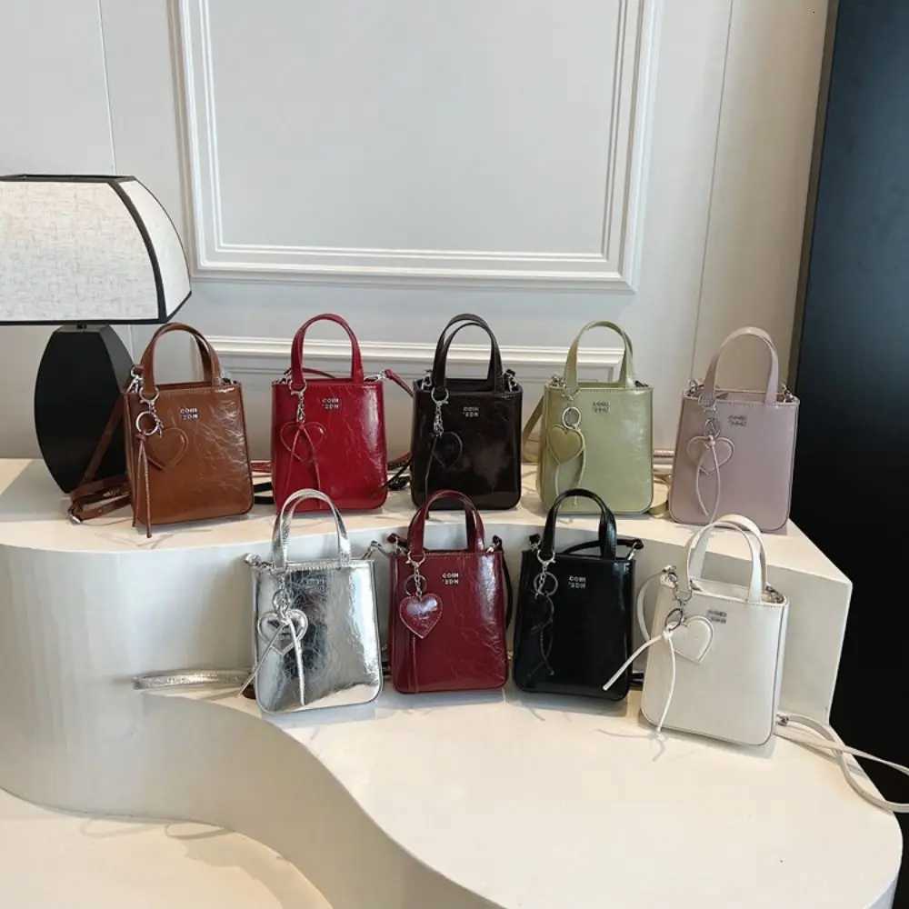 Fashion Pu Leather Shoulder Bag with Love Keychain Pendant Versatile Small Square Bag High Quality Chic Handbags for Women C260406