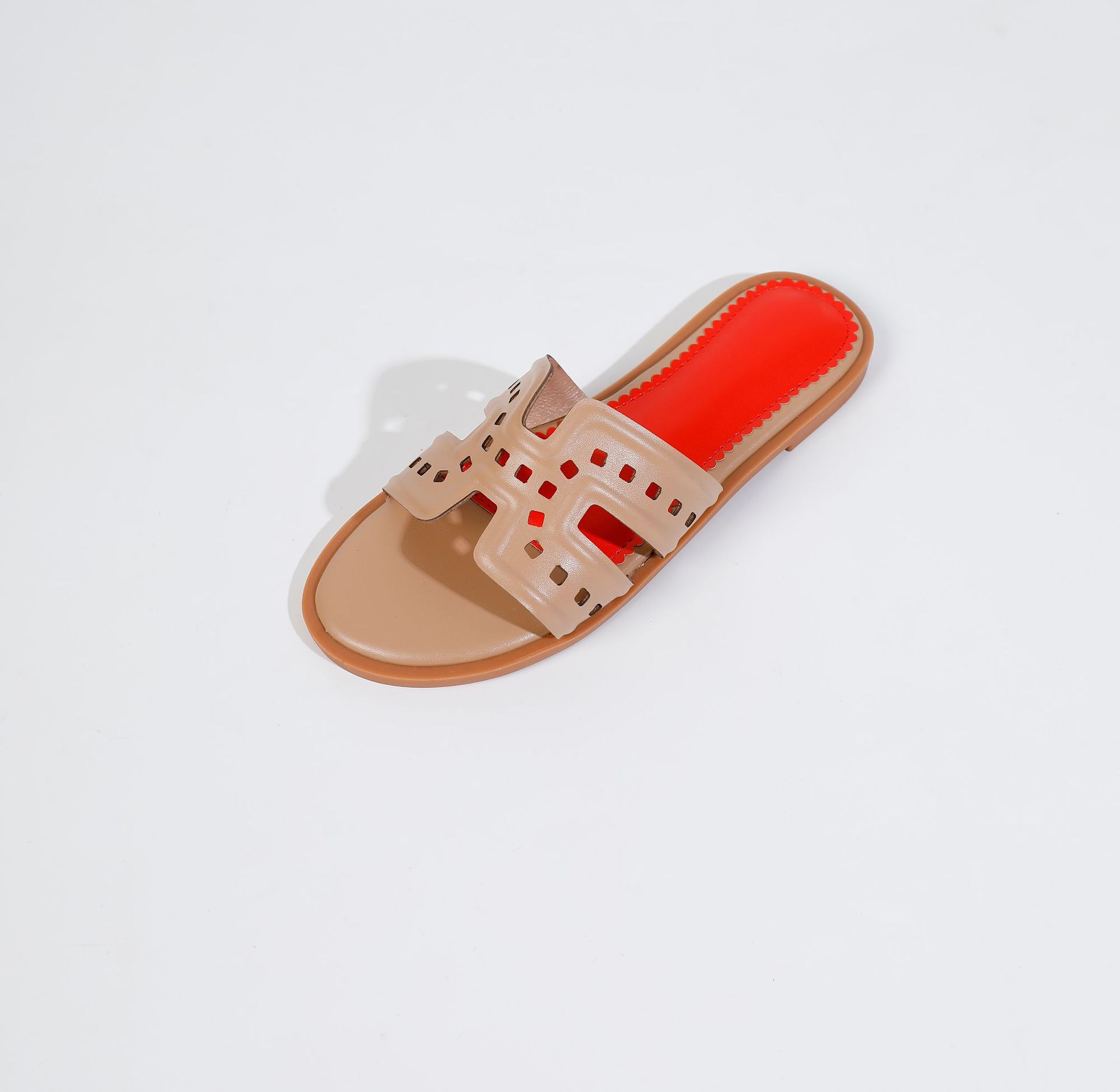 2026 Summer Hot Fashion Casual Luxury Trend Designer Sandals Outdoor Home Classic Retro Flat Slippers Beach Shoes for Women