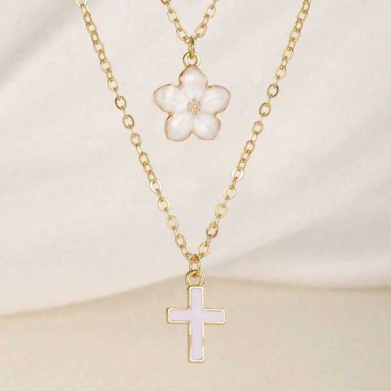 Fashionable and cute cherry blossom cross pendant necklace holiday style layered and stacked collarbone chain H260406