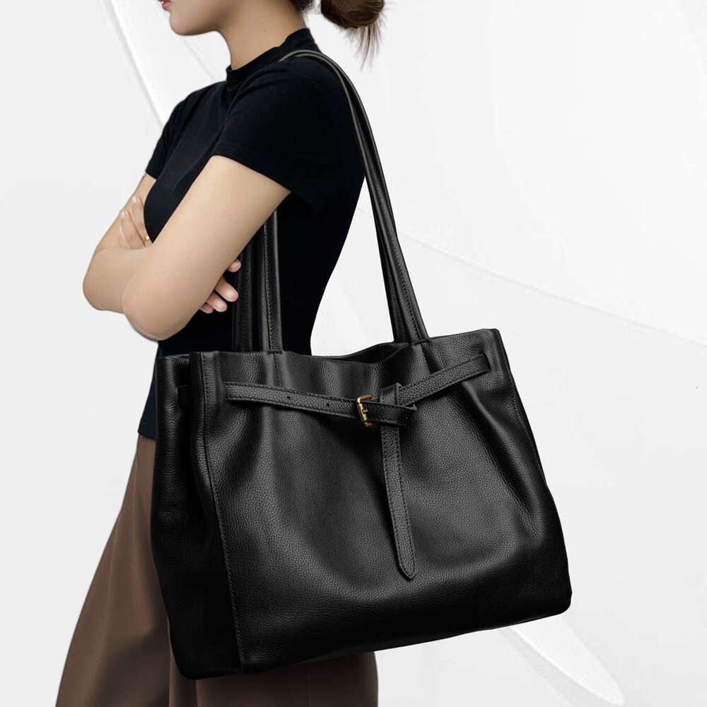 CCAMO Women S Bag Is A Versatile Everyday Genuine Leather Large Capacity Shoulder Underarm Available For Wholesale And Dropshipping From The Factory S