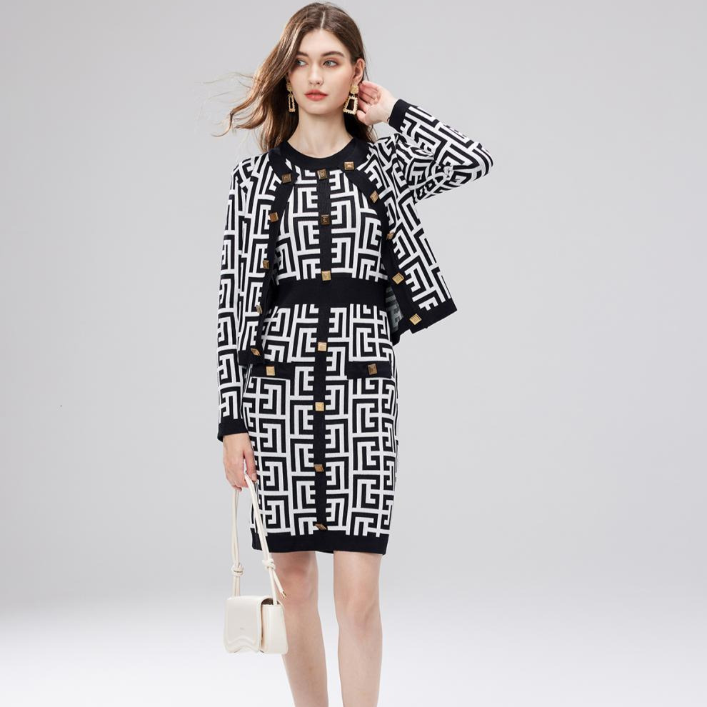 2026 Designer Set Luxury Slim Fit High Waist Color Blocked Dress Fashionable Single Breasted Striped Cardigan Basic Women's Two-piece Set Busines