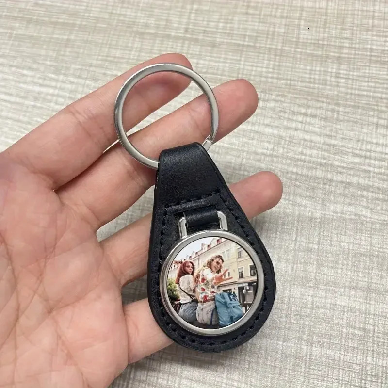 Personalised faux leather keychain DIY po key chain suitable as a keychain gift for both men and women 260403BJ - view 4