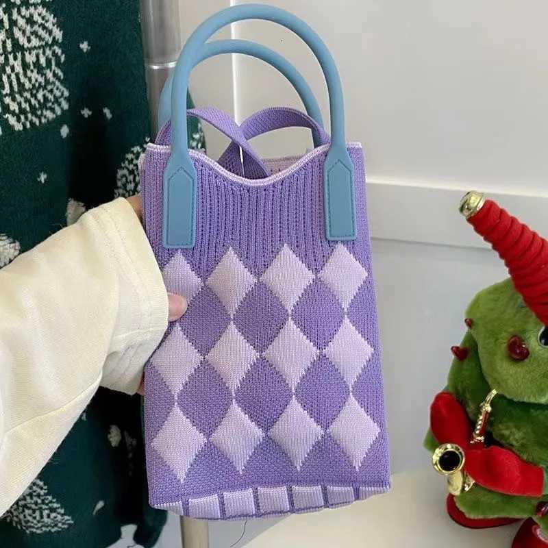 Korean Fashion Heart Knitted Mini Square Handbag for Women Small Mobile Phone Shoulder Bags Girls Cute Outdoor Crossbody Bags C260406