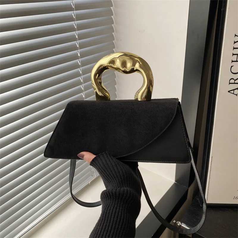 French Style Light Large Capacity New Minimalist Design Casual Metal Hand-held Shoulder Crossbody Bags for Women C260406