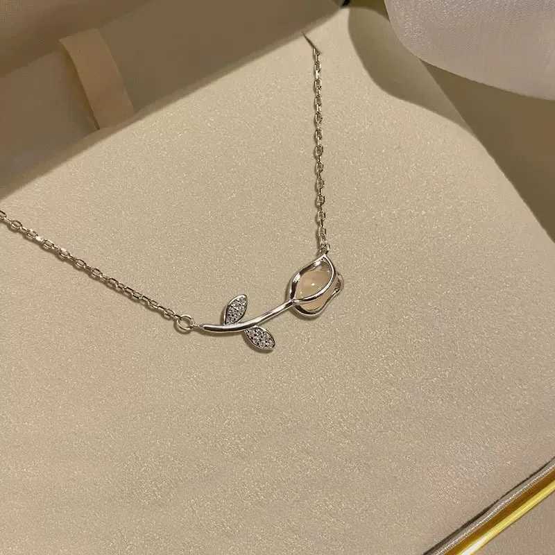 Cute Opal Rose Flower Pendant Necklace for Women Elegant Vintage Rose Tulip Clavicle Choker Necklace Party Wedding Jewelry H260406