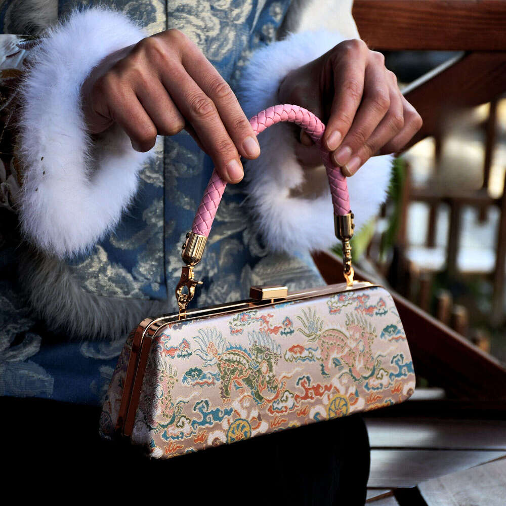 Versailles Box Intangible Cultural Heritage Original Embroidery Song Brocade Xiangyun Silk Handmade Experience Clasp Bag DIY Material Kit SENYY