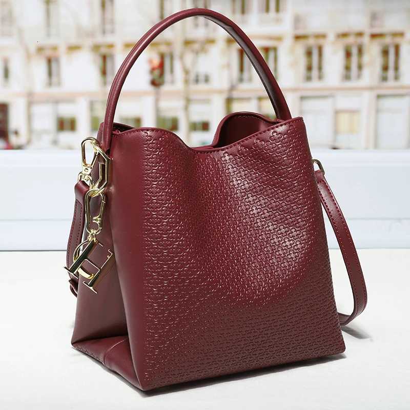 CH Embossed Leather Bucket Bag Large Capacity Handbag with Detachable Shoulder Strap Tote Bag for Women H260406