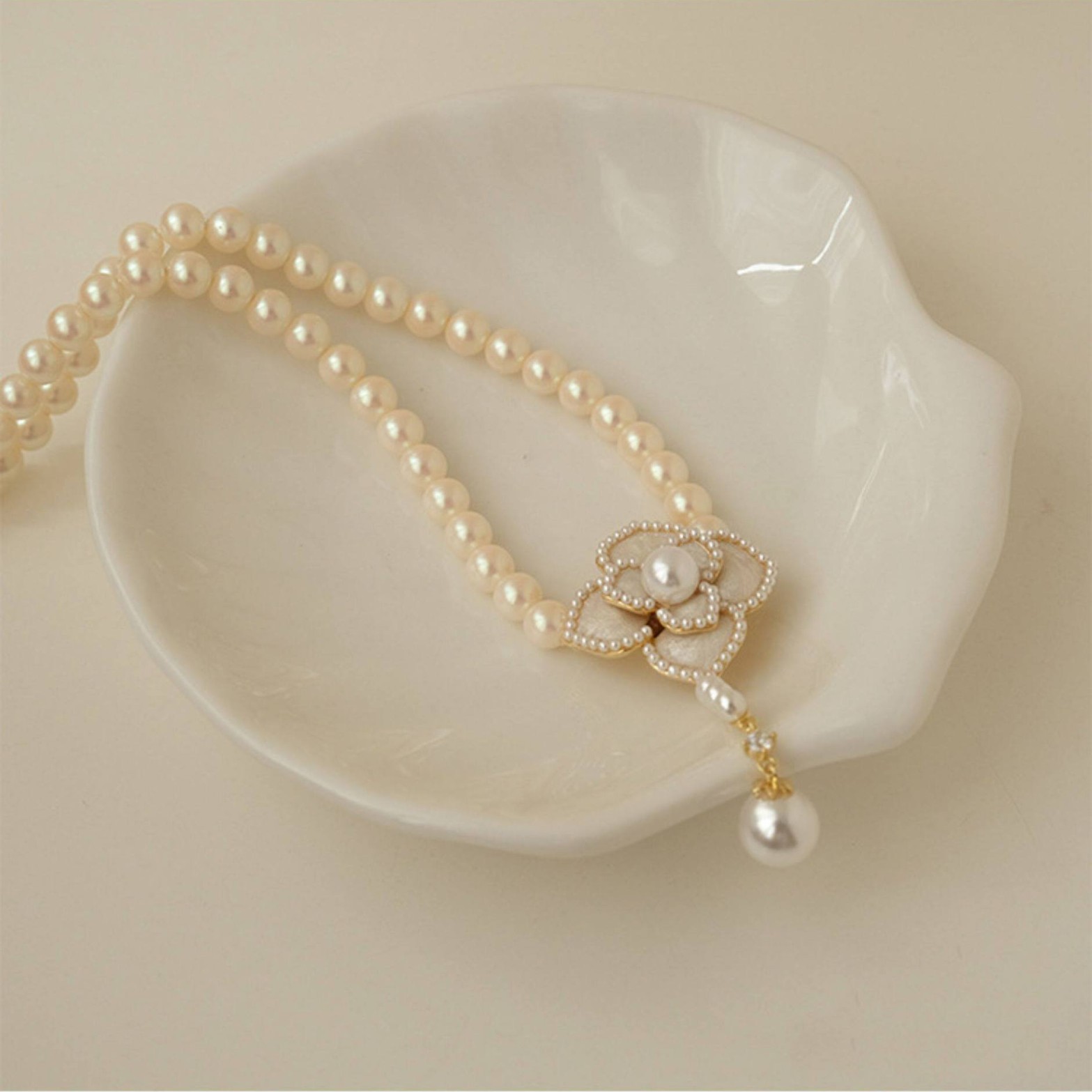 French vintage floral pearl necklace, niche fashion versatile ins-style collarbone chain, light luxury high-end jewelry for women - view 5