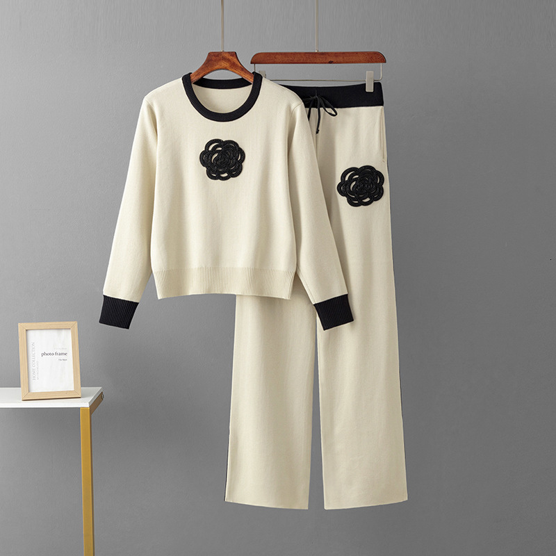 2026 Designer Set Luxury Fashion Camellia Knitted Embroidered Round Neck Hoodie Outdoor Leisure Sports Straight Tube Loose Pants Basic Women's Cl