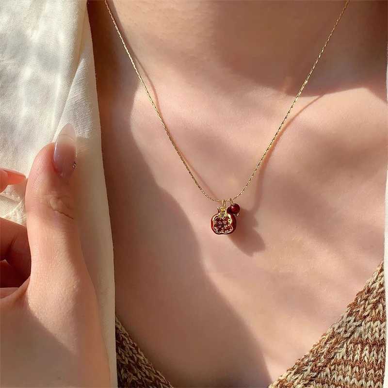 New Trendy Red Pomegranate Pendant Necklace for Women Sweet Cute Fruit Clavicle Chain Necklace Charm Choker Jewelry Party Gift H260406