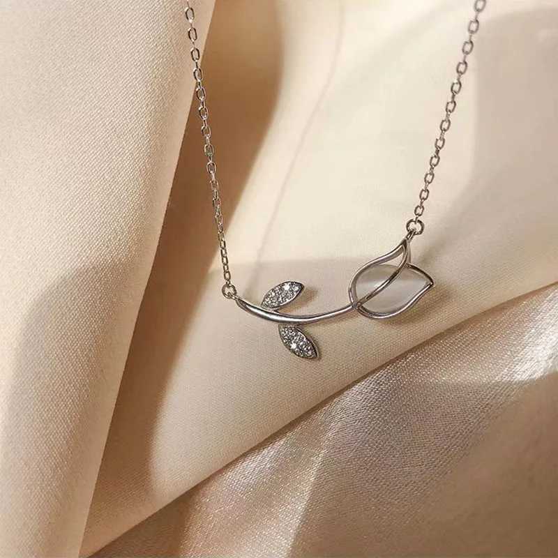 Cute Opal Rose Flower Pendant Necklace for Women Elegant Vintage Rose Tulip Clavicle Choker Necklace Party Wedding Jewelry H260406