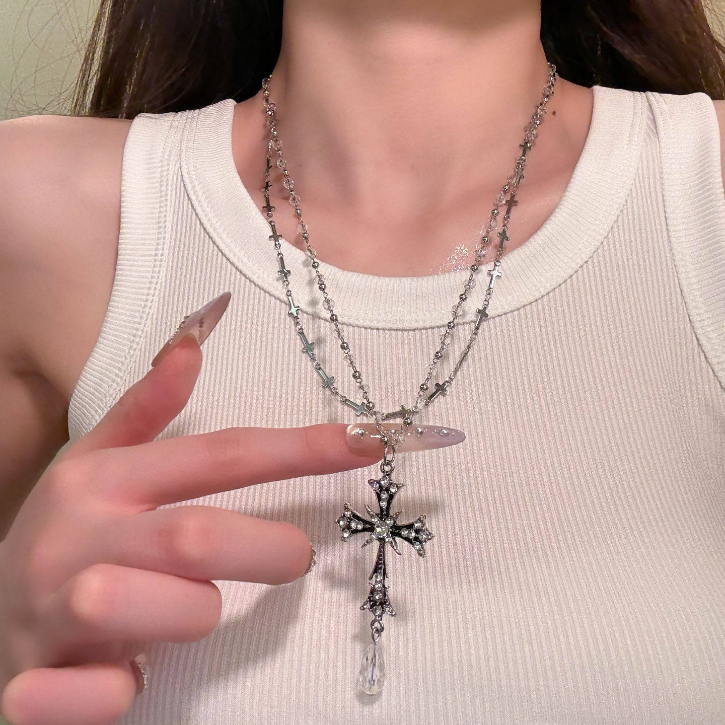 Sweet cool multi-layer beaded cross necklace, niche style trendy girls, clavicle chain with a light luxury and high-end feel for women - view 3