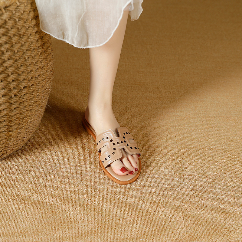 2026 Summer Hot Fashion Casual Luxury Trend Designer Sandals Outdoor Home Classic Retro Flat Slippers Beach Shoes for Women