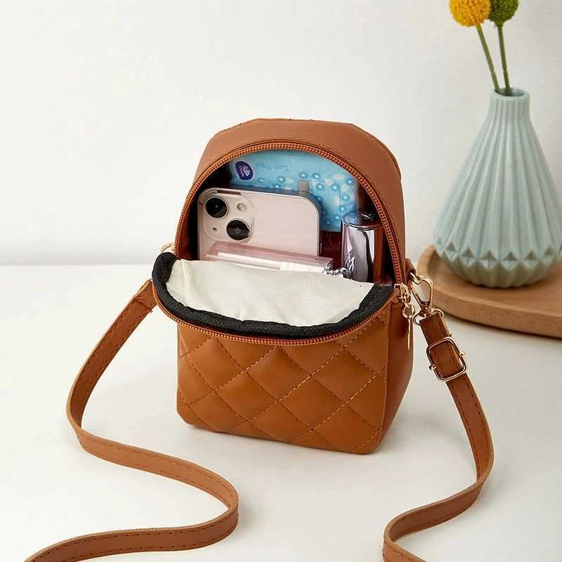 Fashion Mini Quilted Small Bag for Women Crossbody Phone Bag with Lock DesignLightweight Zipper Closure Outdoor Sport Purse C260406