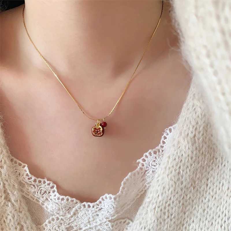 New Trendy Red Pomegranate Pendant Necklace for Women Sweet Cute Fruit Clavicle Chain Necklace Charm Choker Jewelry Party Gift H260406