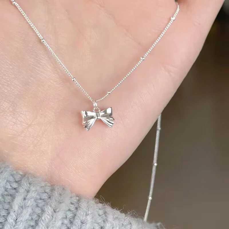 Silver Color Smooth Bow Pendant Necklace Womens Collar Chain Minimalist Neck Chain Birthday Gift Light Luxury Jewelry H260406